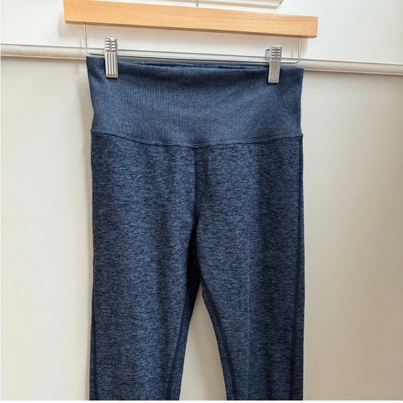 Alo Yoga Alosoft Lounge Leggings - Picture 4 of 4